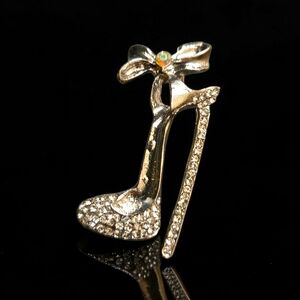 Elegant Gold High Heel Shoe Brooch